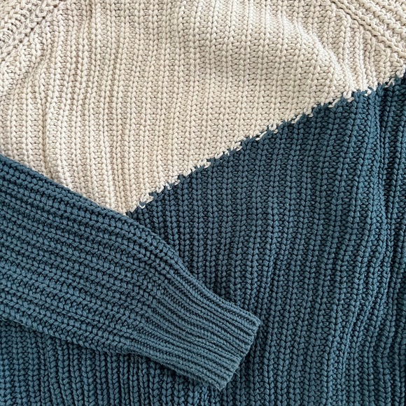 Color block sweater - Picture 2 of 5